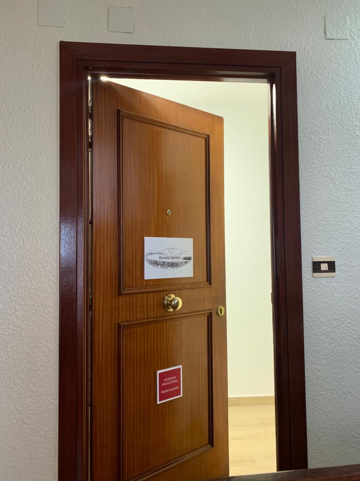 Rooms Laredo Buitenkant foto